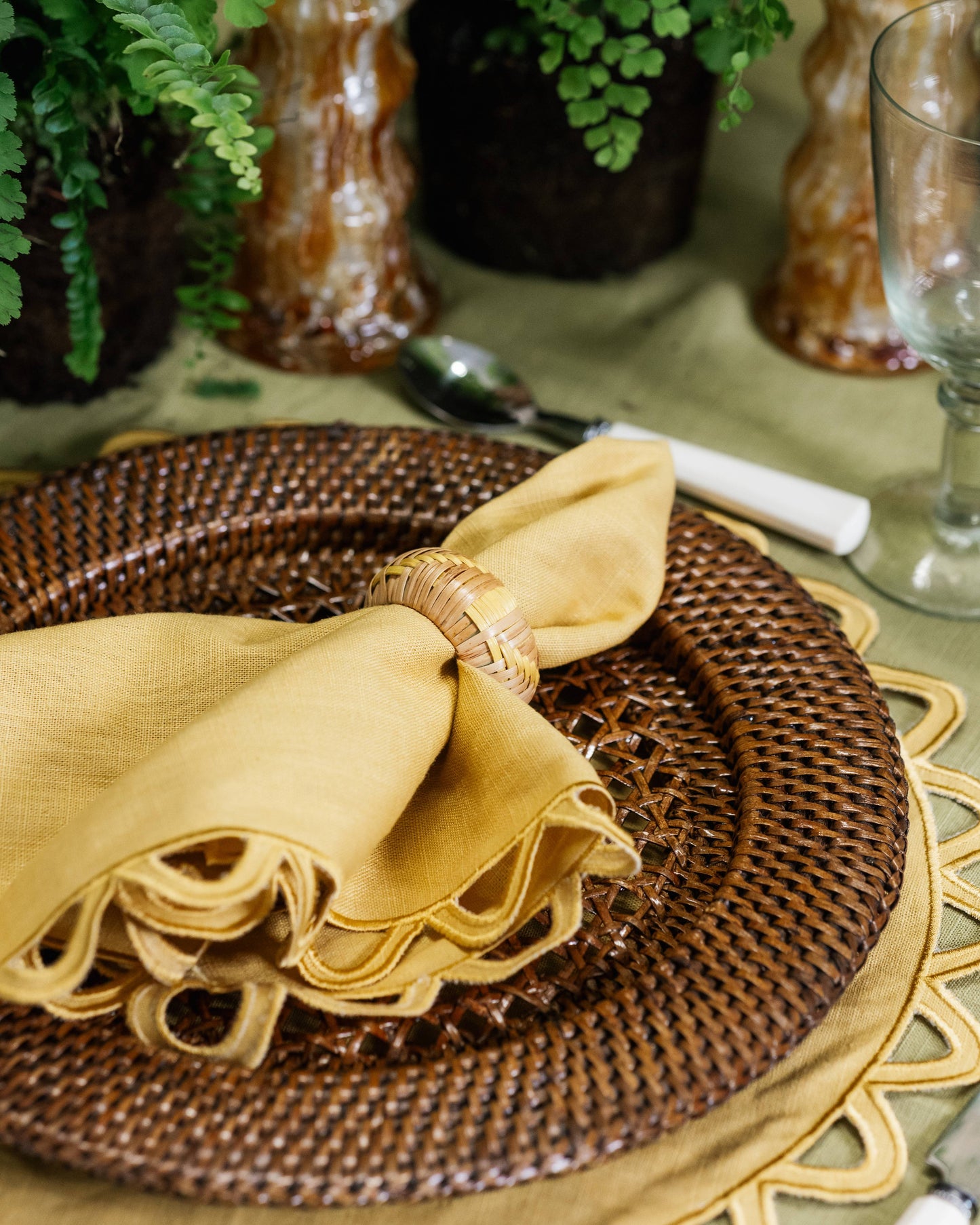 Napkin Halo, Yellow with Yellow
