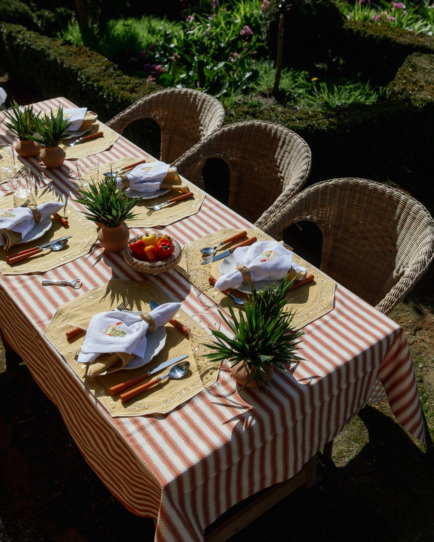 Atlântica Red Printed Tablecloth in 100% Cotton