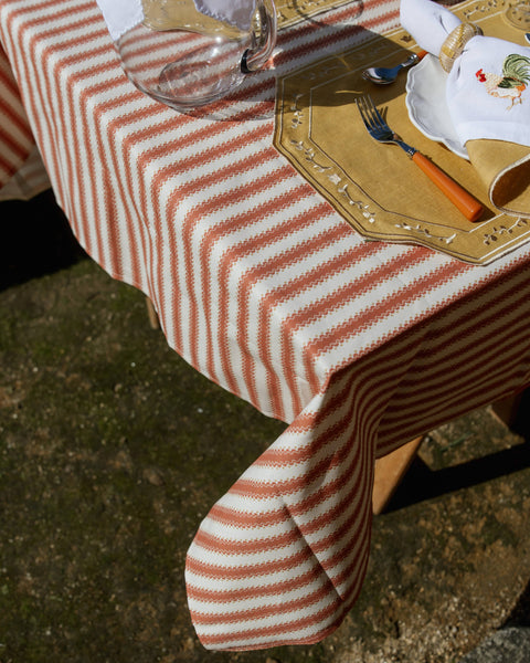 Toalha de Mesa Atlântica Vermelha Estampada em 100% Algodão