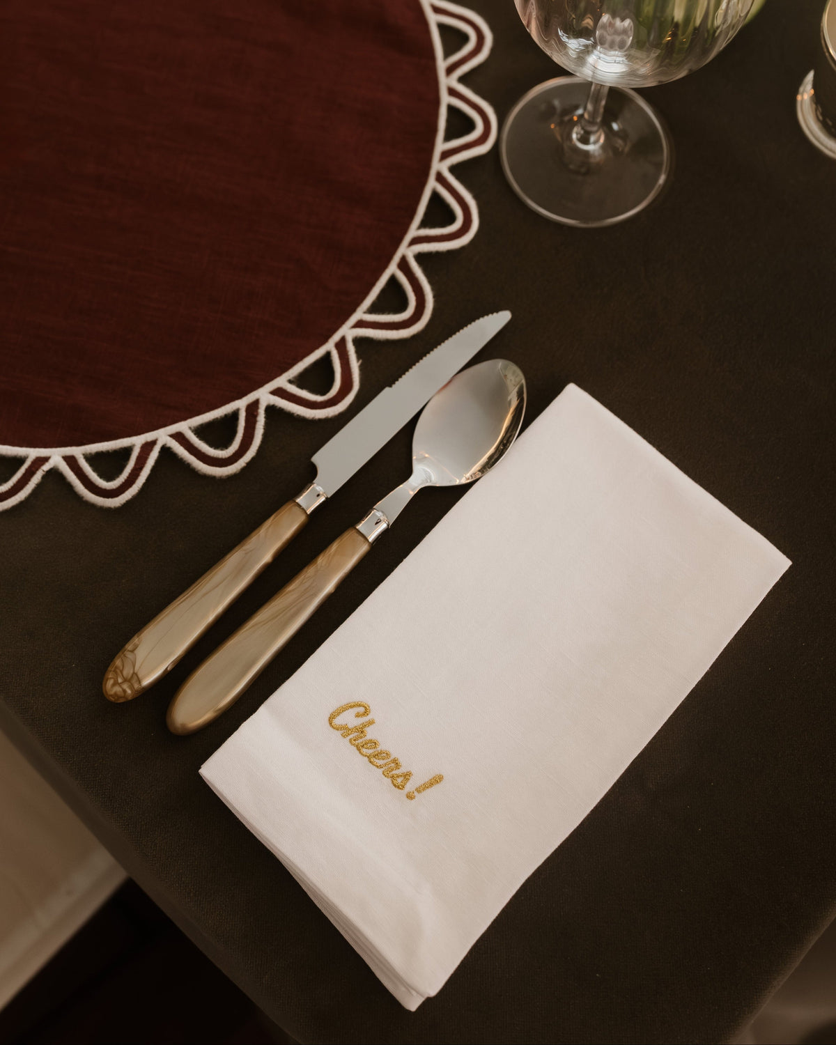 Napkin Cheers, Gold