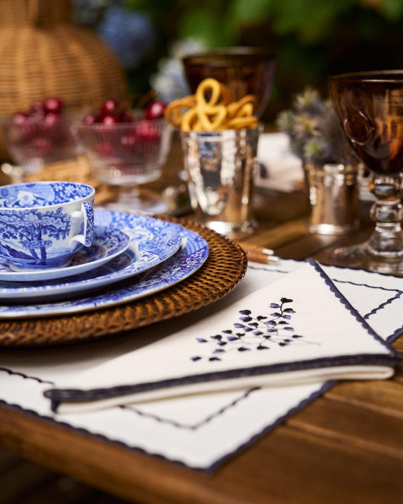 Avó Maria Aida Napkin, White with Blue