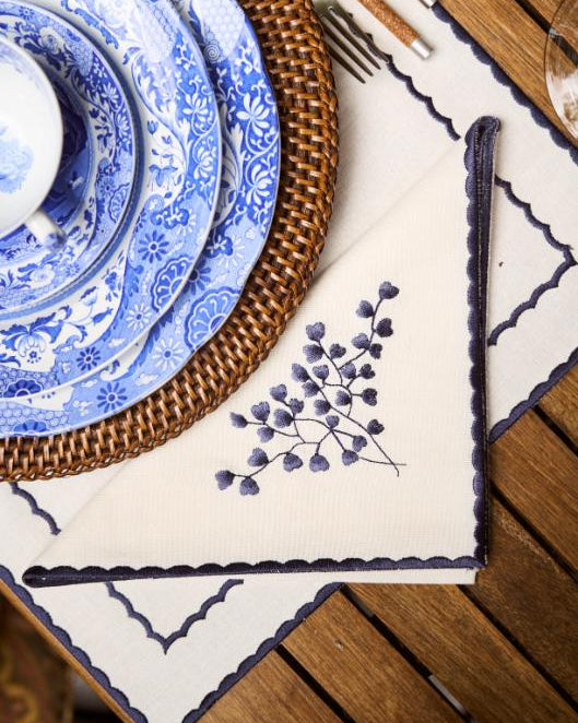 Avó Maria Aida Napkin, White with Blue