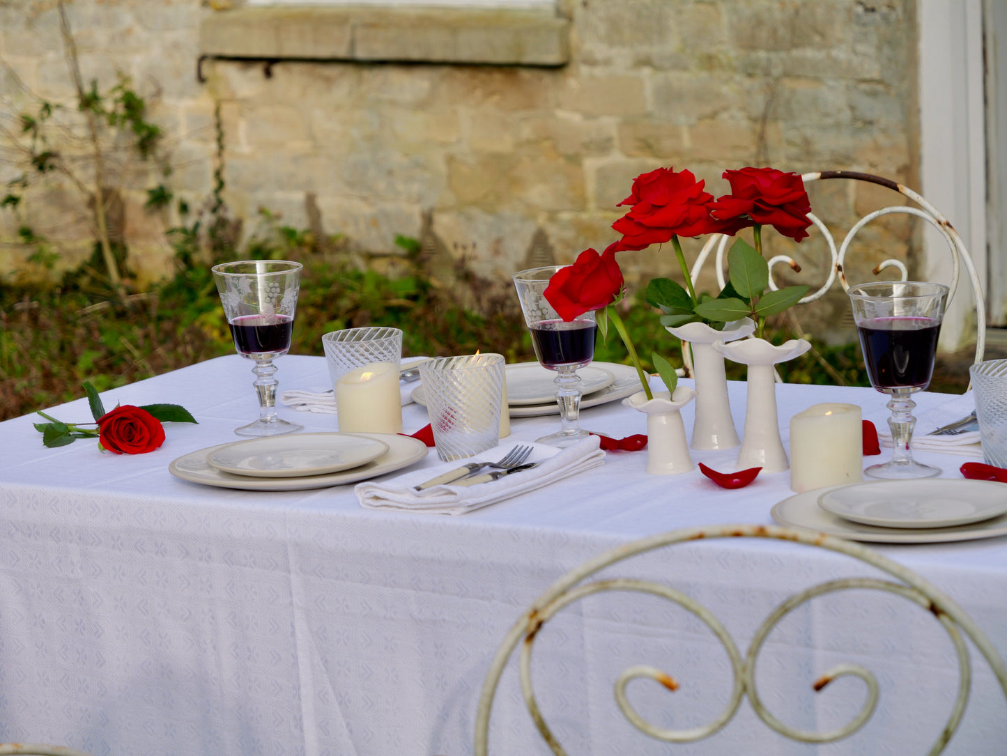 White Alpine Chalet Cotton Gingham Tablecloth, Italian Cotton, 230 x 150cm