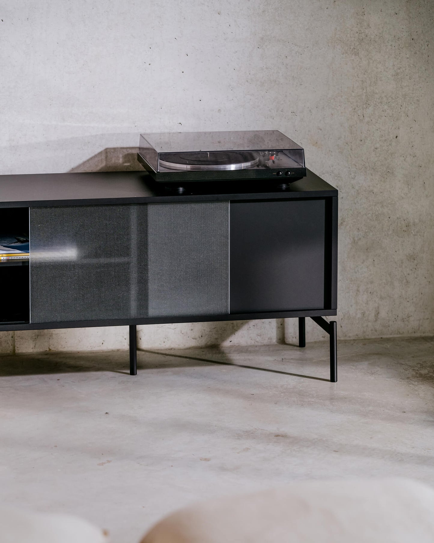 Met Mini Tv Stand
