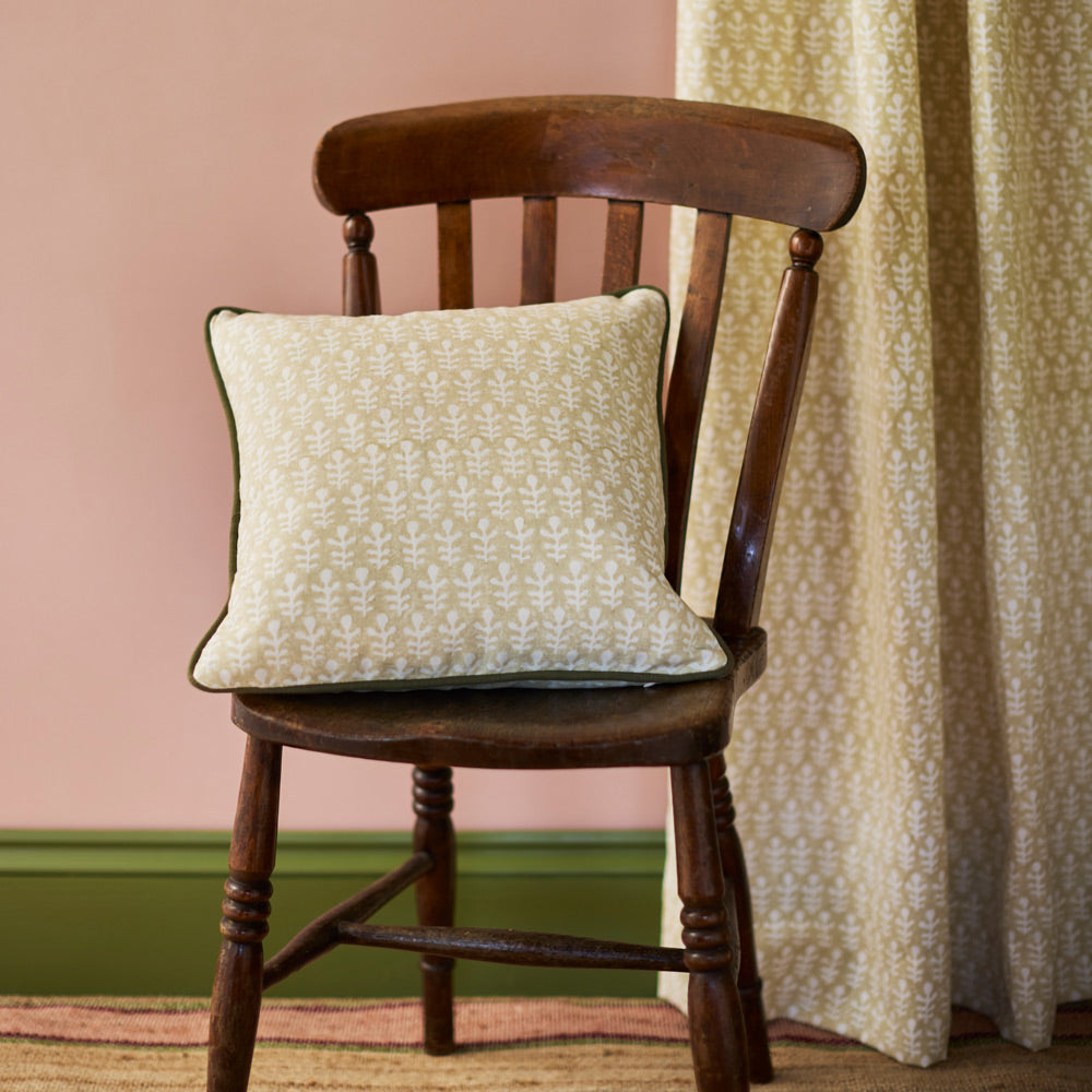 Cushion Piped Bagru Clay