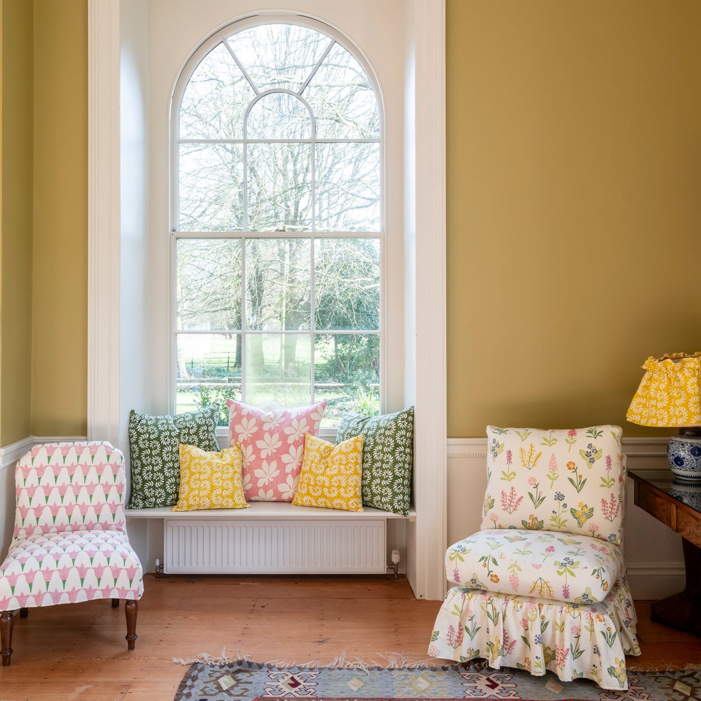 Cushion Horse Chestnut Pink