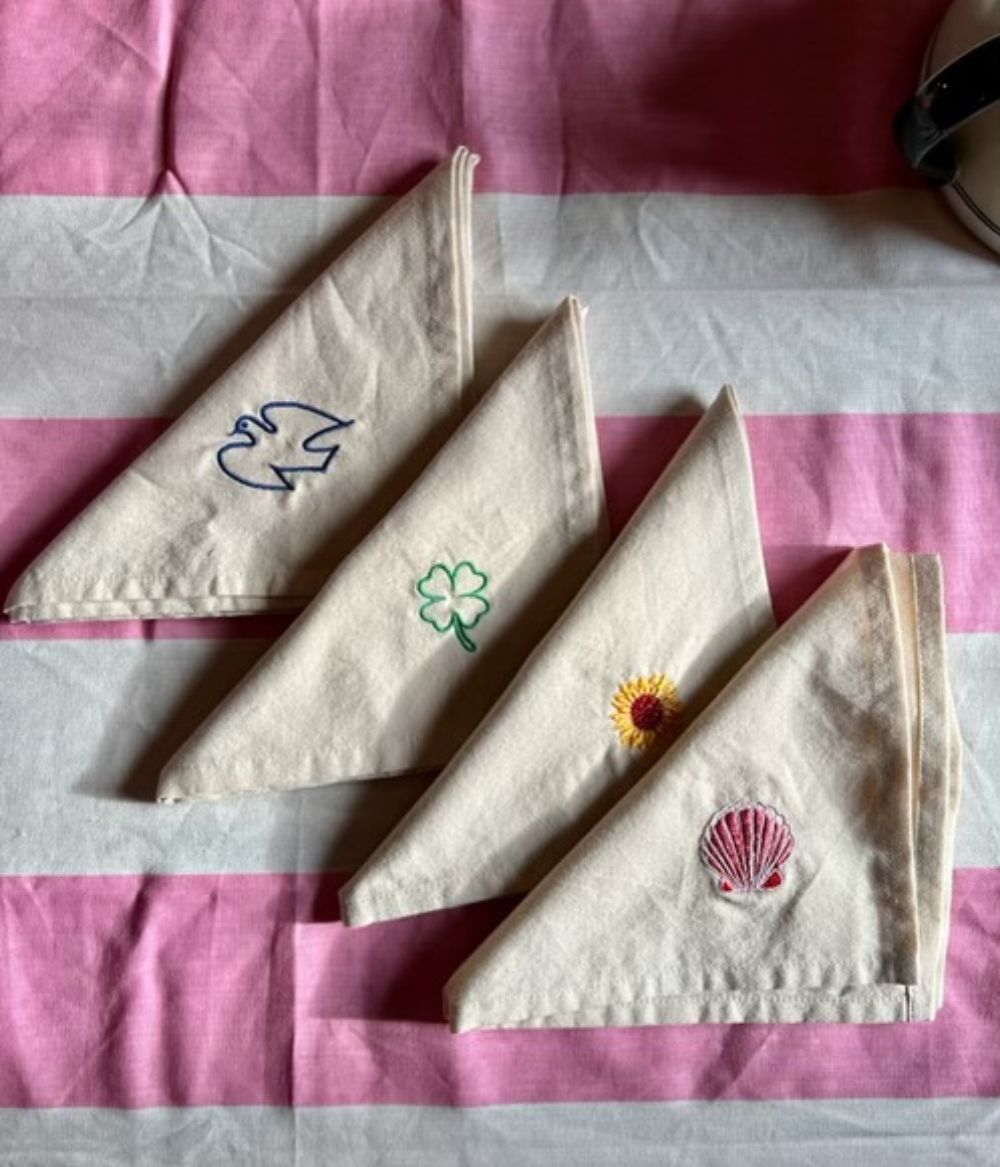 Napkin 4 pcs Charms