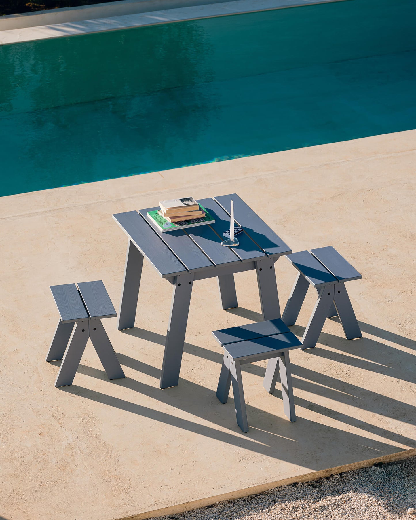 Navo Table - 140 x 77 cm
