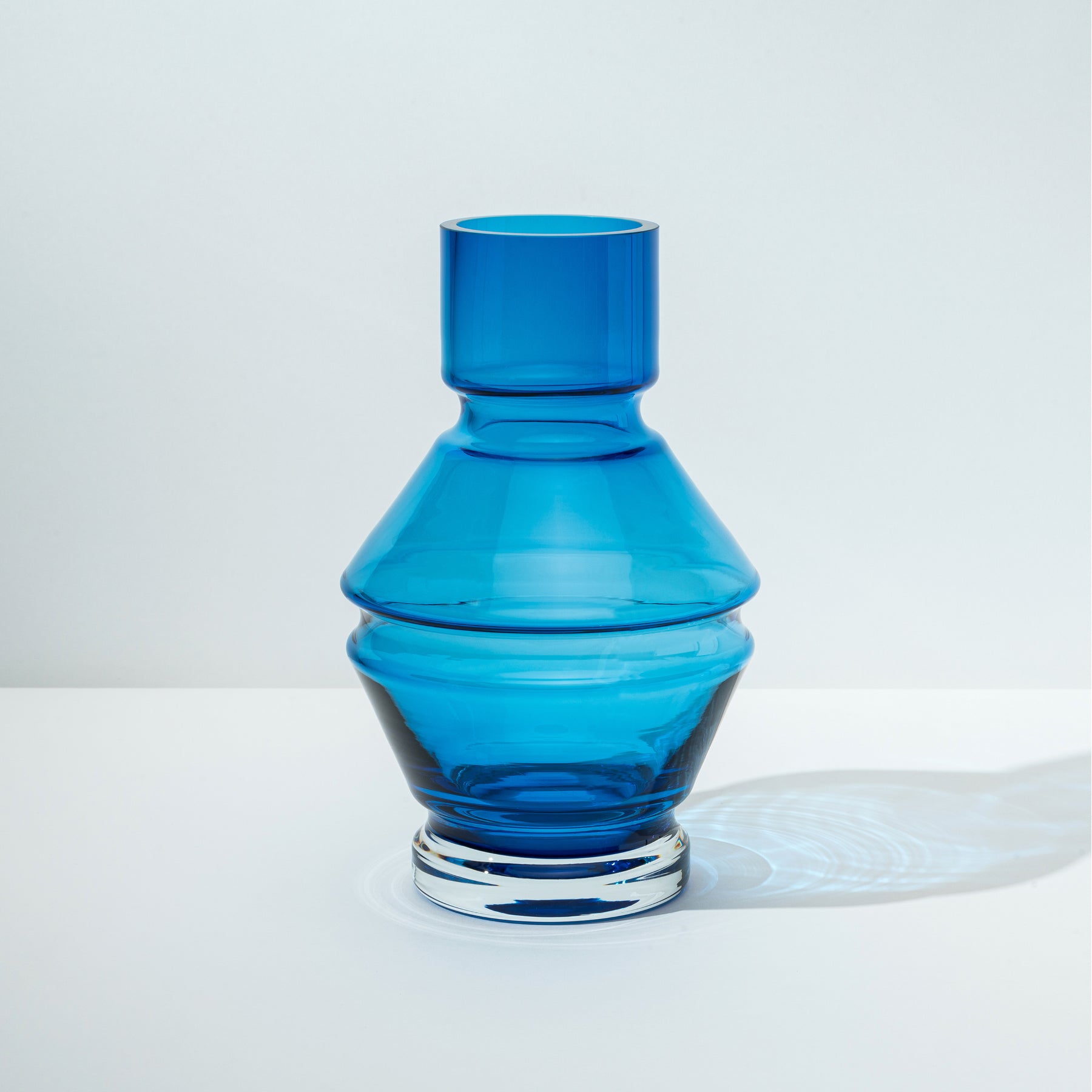 raawii Nicholai Wiig-Hansen - Relæ - glass vase - large Vase aquamarine blue