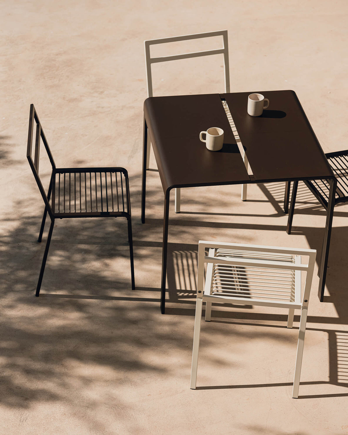 Oto Table 80 x 80 cm