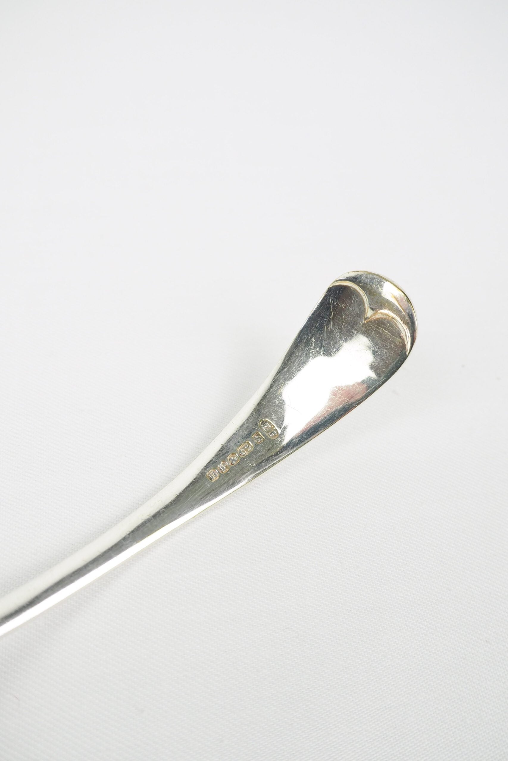 This Vintage Silver Plate Ladle is a stunning piece of service ware. It's characterful patina is perfect for an elegant tablescape and for dishing up your favourite soups. Wildmore