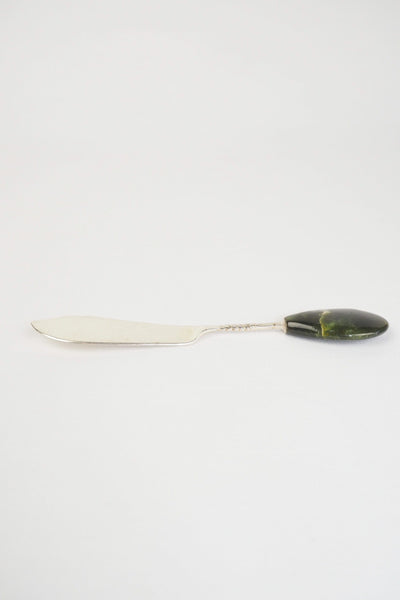 This Vintage Agate Butter Knife has a silver plated blade and a beautiful moss agate handle.