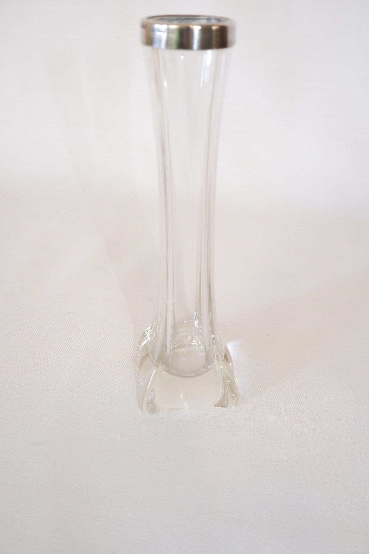 Stunning Glass and Silver Bud Vase by Arthur Willmore Pennington of Birmingham, Circa 1902. This stunning bud vase has a solid silver rim.