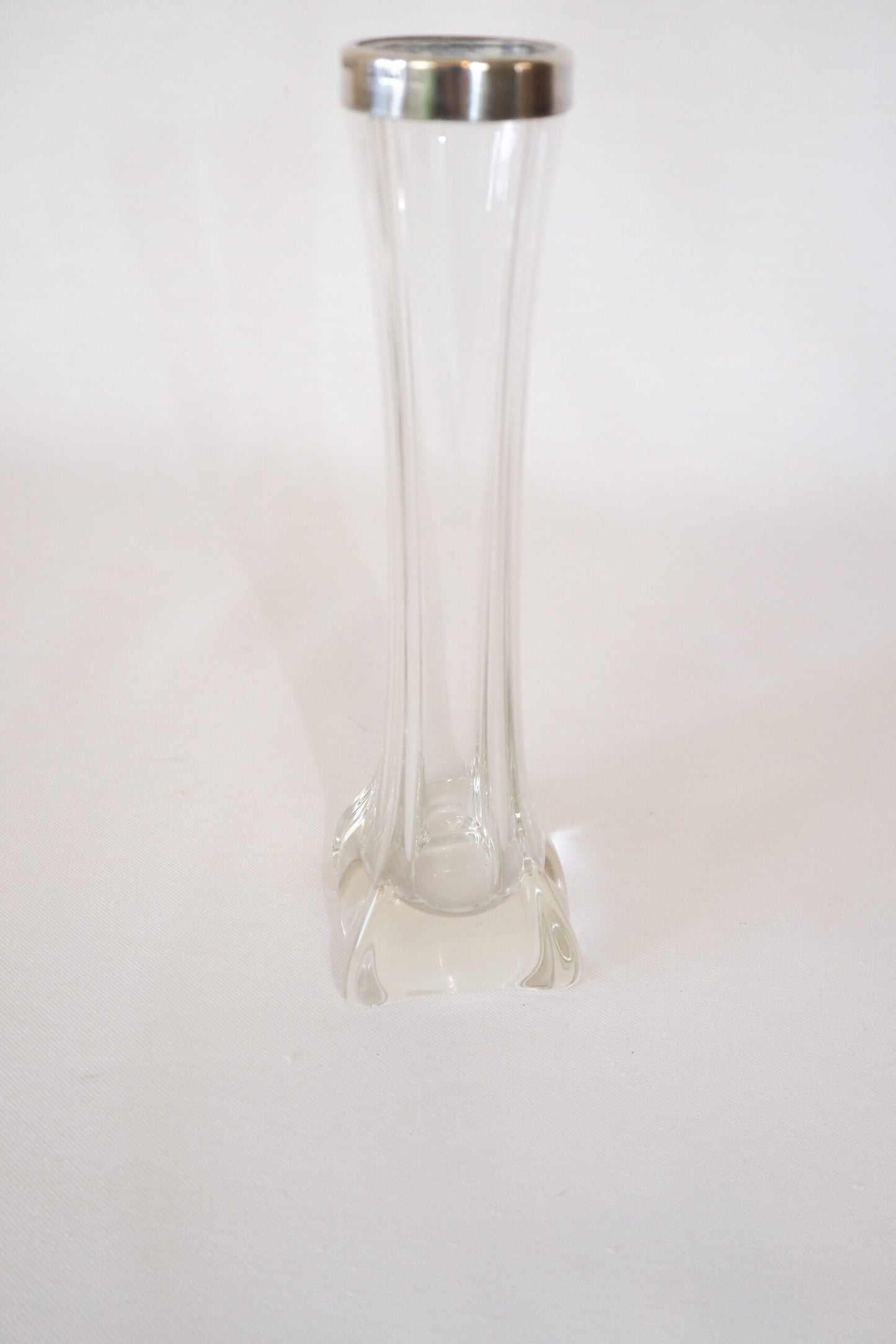 Stunning Glass and Silver Bud Vase by Arthur Willmore Pennington of Birmingham, Circa 1902. This stunning bud vase has a solid silver rim.