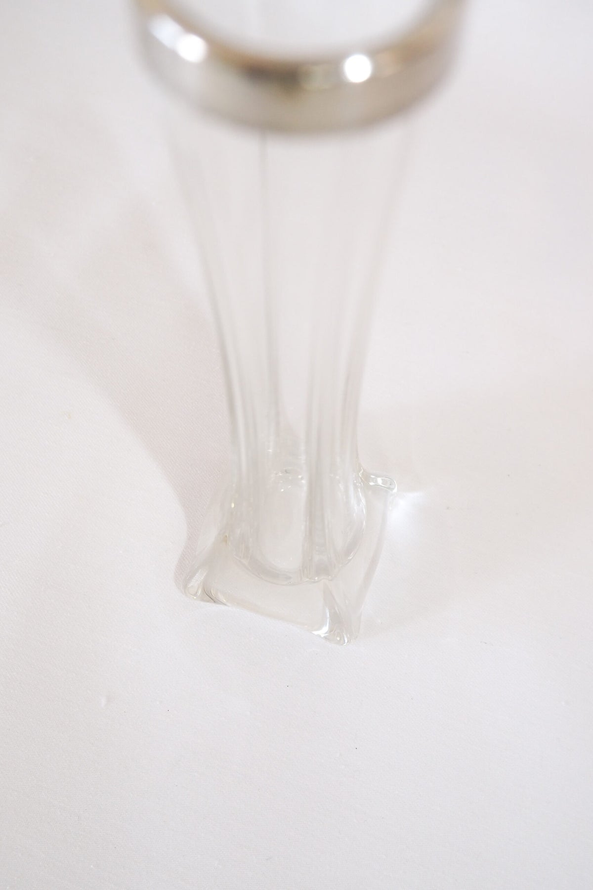 Stunning Glass and Silver Bud Vase by Arthur Willmore Pennington of Birmingham, Circa 1902. This stunning bud vase has a solid silver rim.