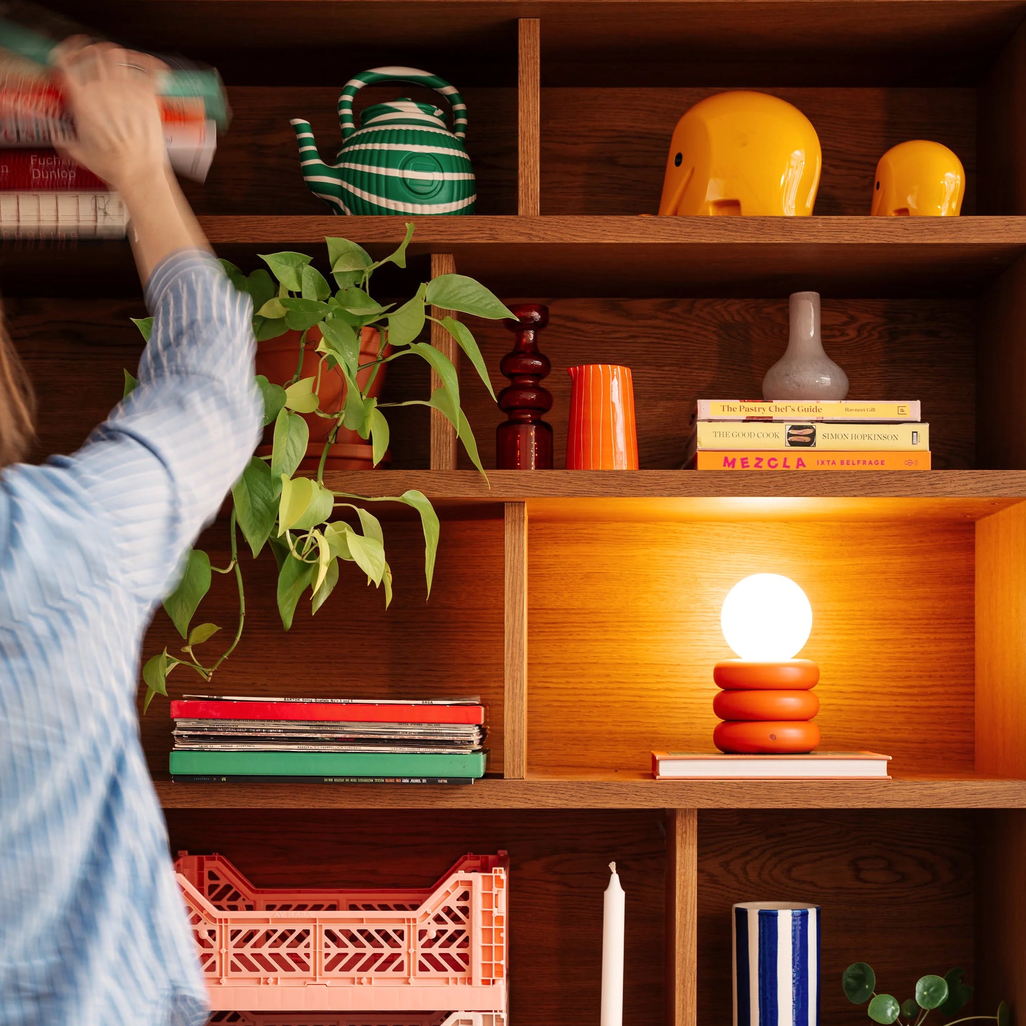 Peel orange cordless table lamp