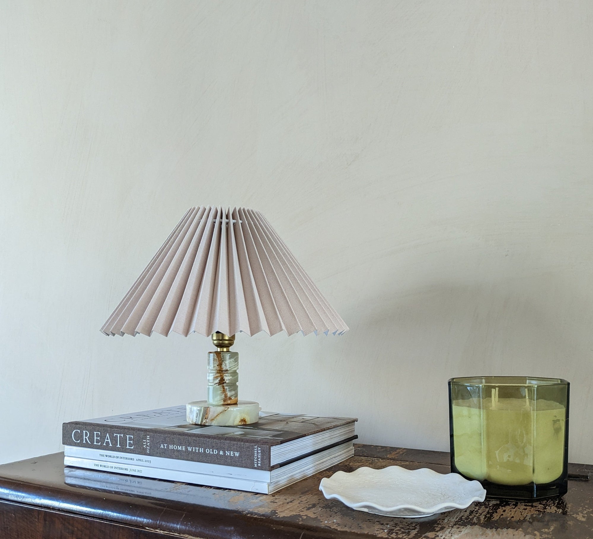 Rippled Onyx Coloumn Lamp