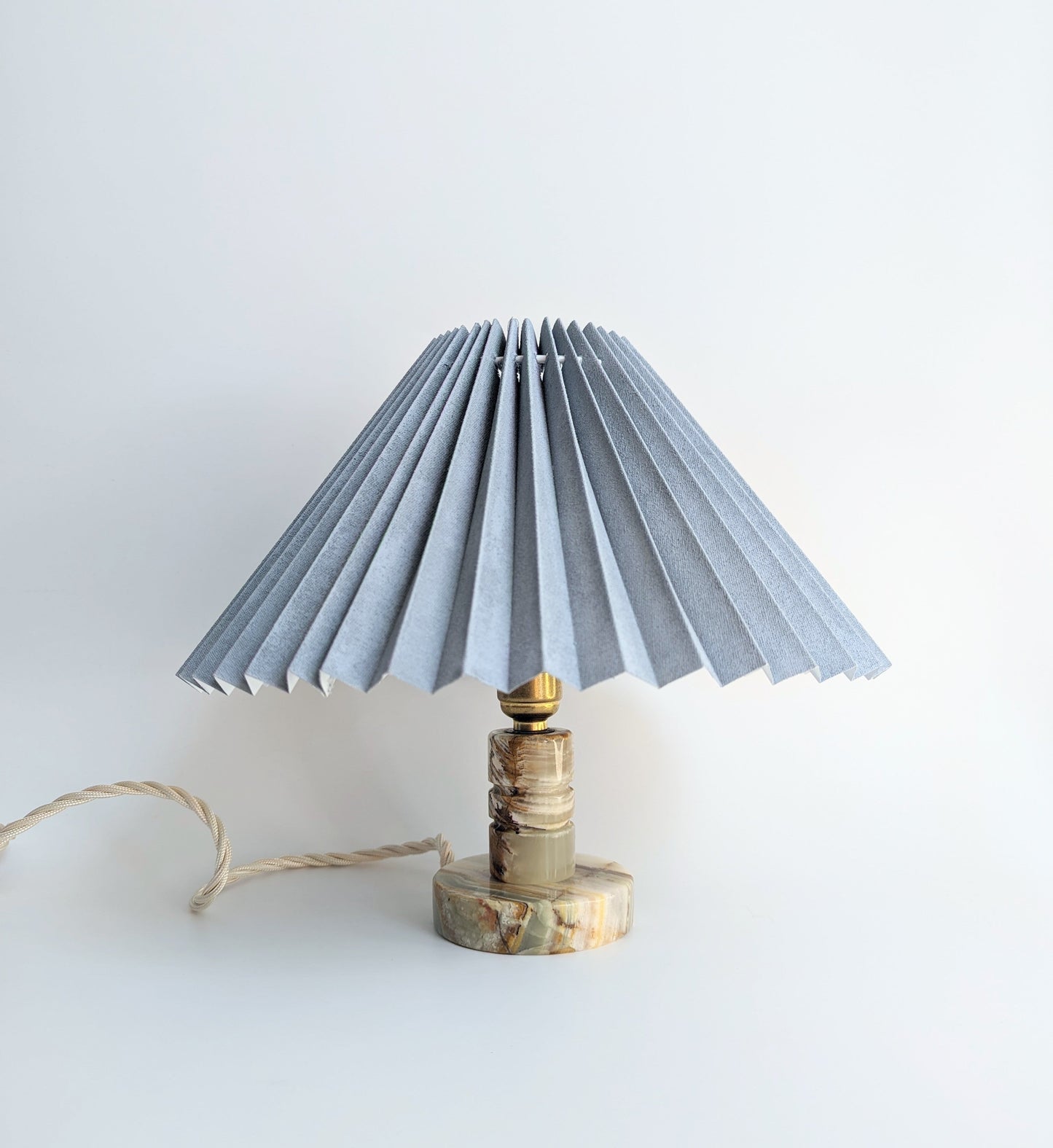 Rippled Onyx Coloumn Lamp