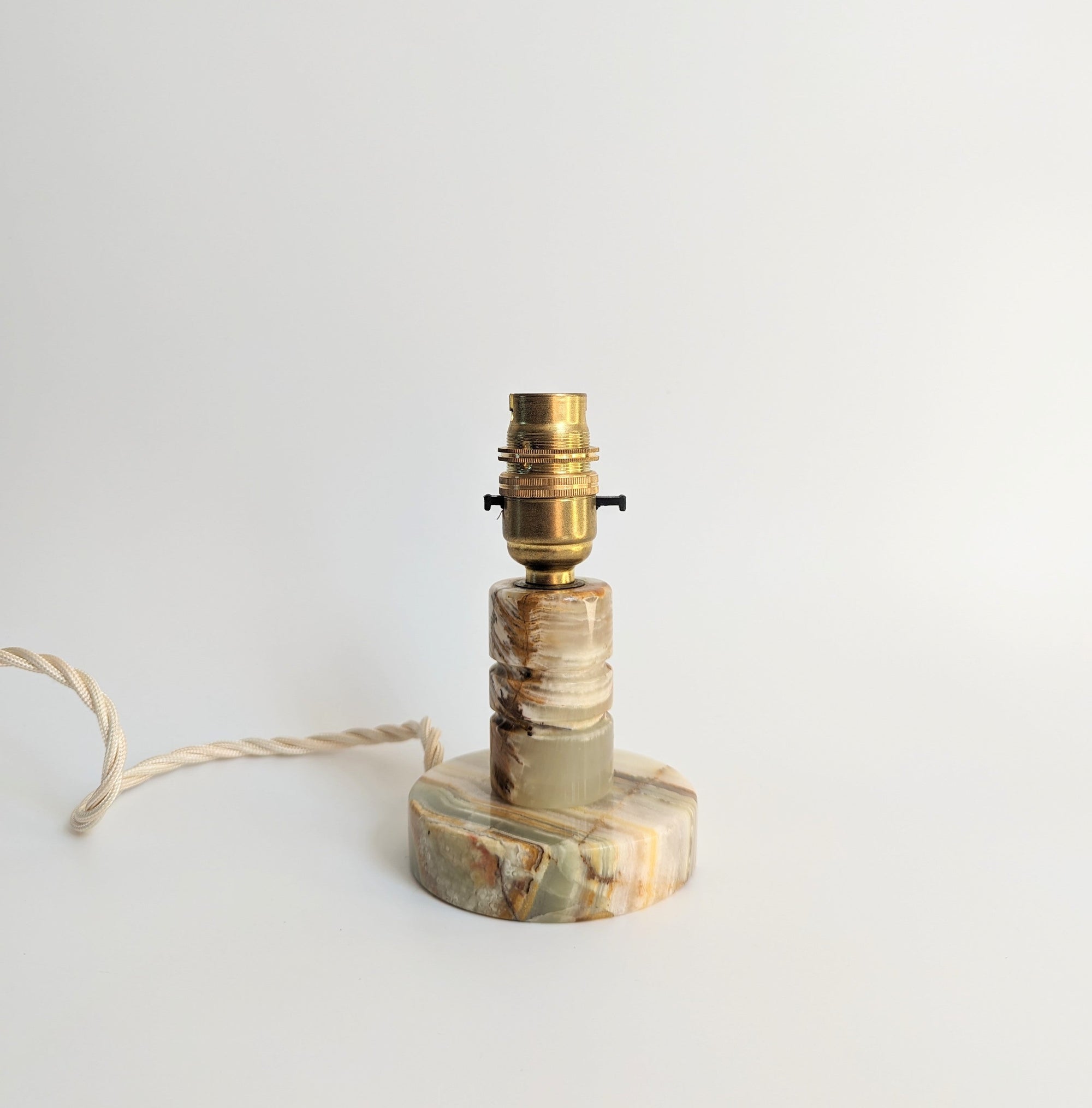 Rippled Onyx Coloumn Lamp