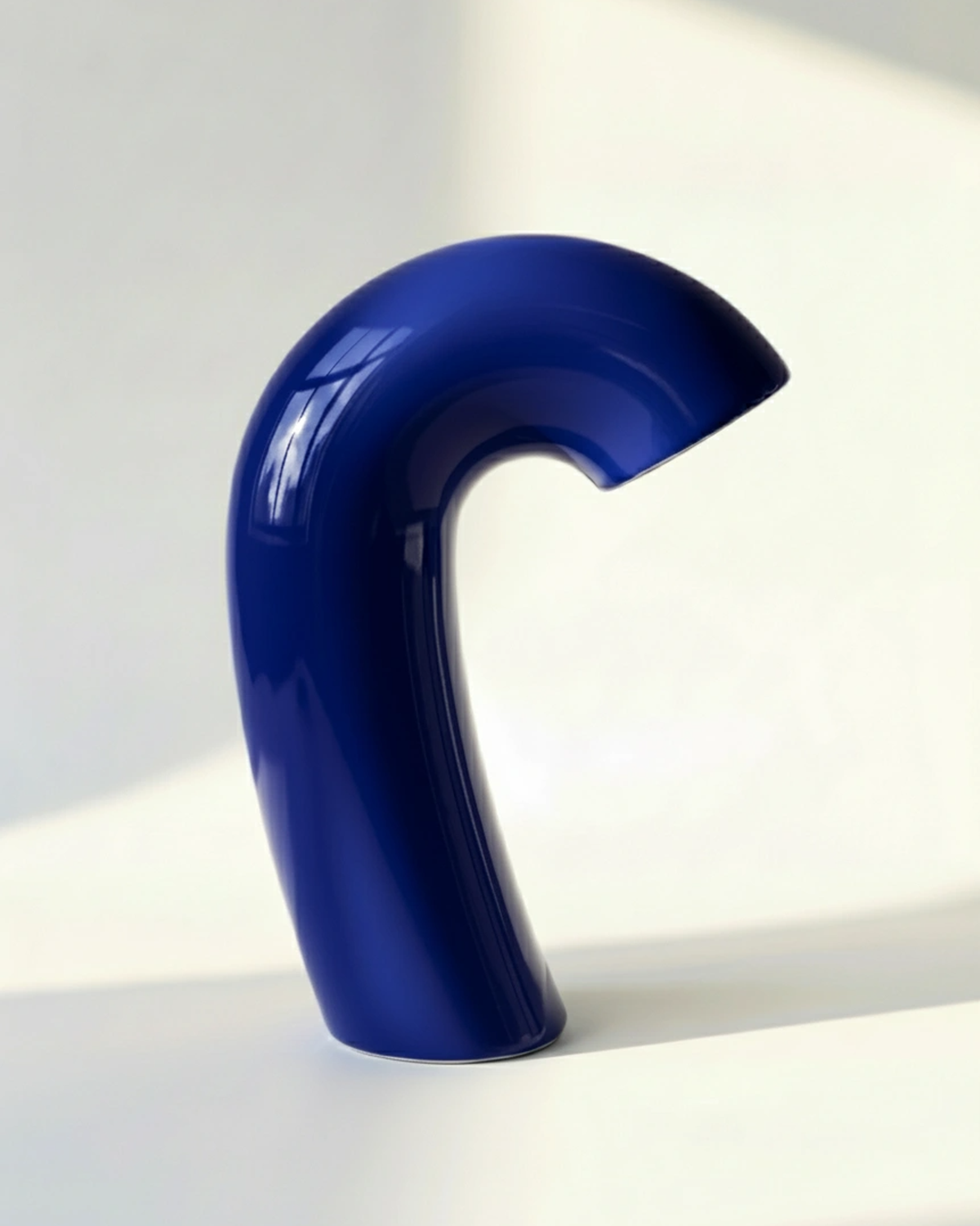 VITA Vase in Cobalt Blue
