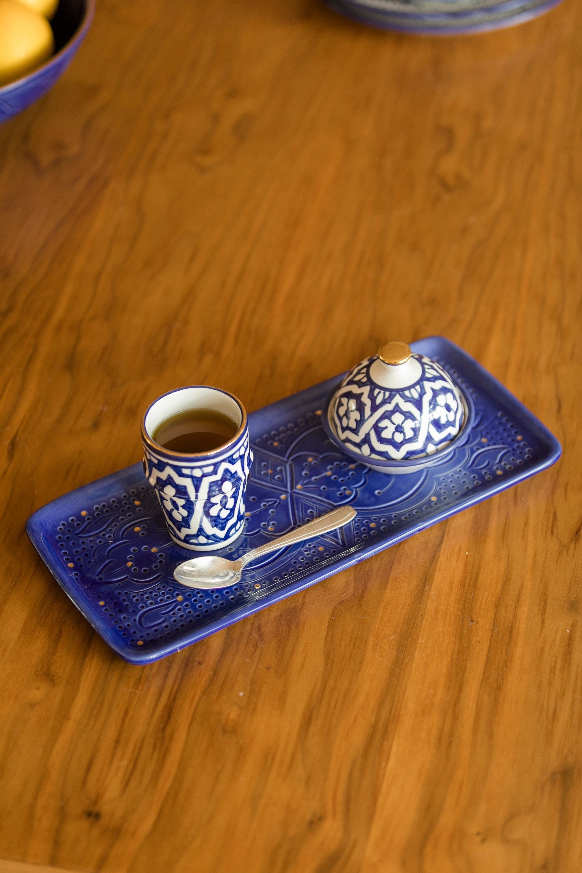 Plat à cake Empreinte bleu majorelle gold (8261164171583)