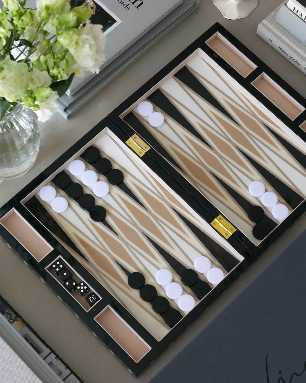 Lacquered Backgammon, Black