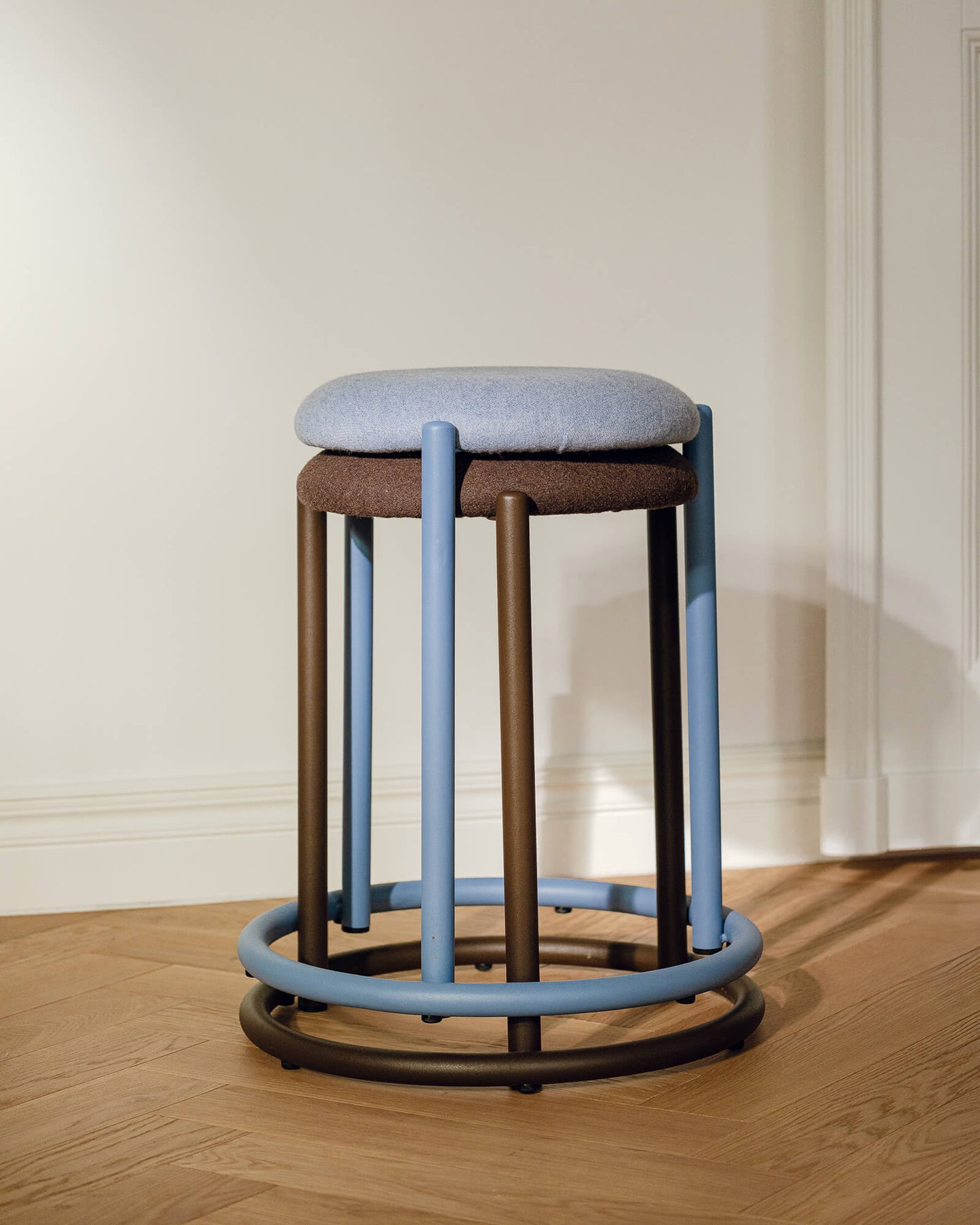 Puli Stool
