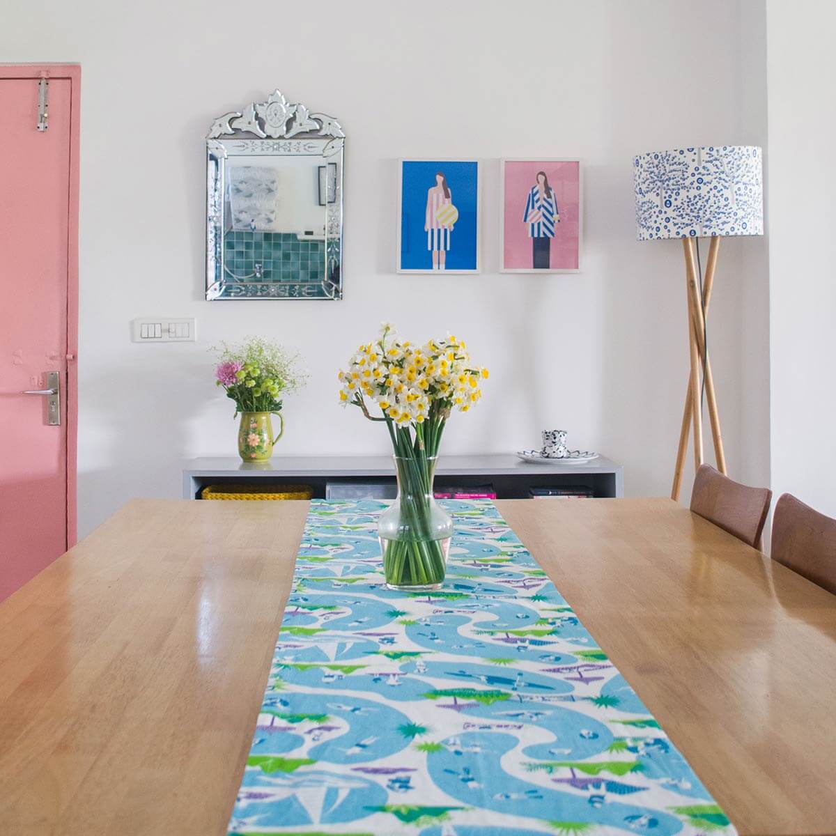 Resort Life Table Runner