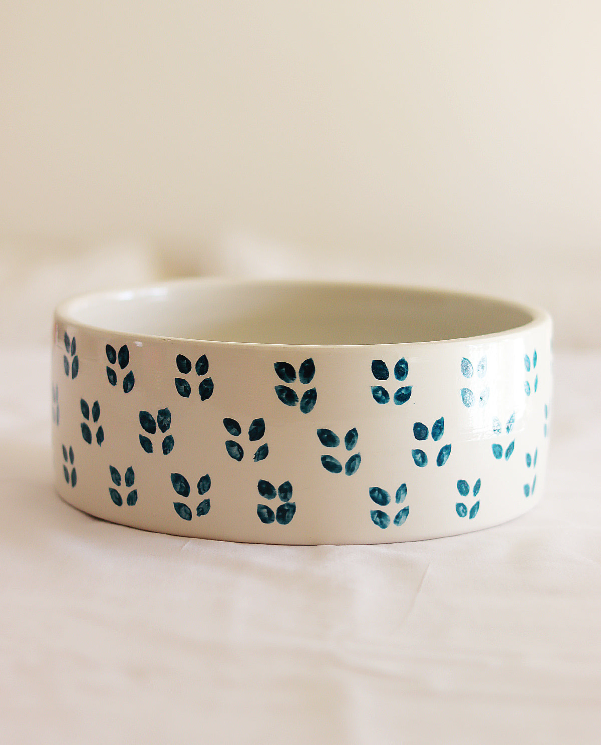 SALAD CERAMIC BOWL WITH HAND PAINT LEAFS