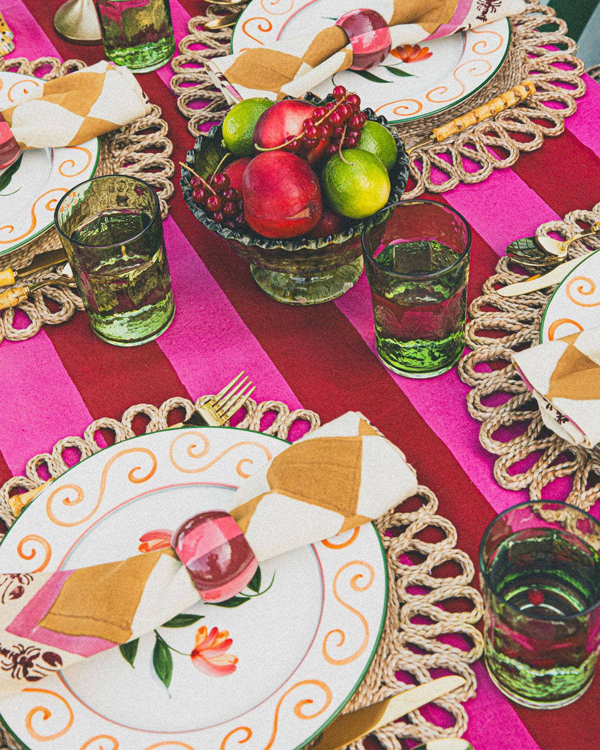 Rose Swirl Dinner Plate Set of 4