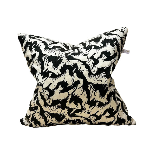 Pillow / Gilbert / Black