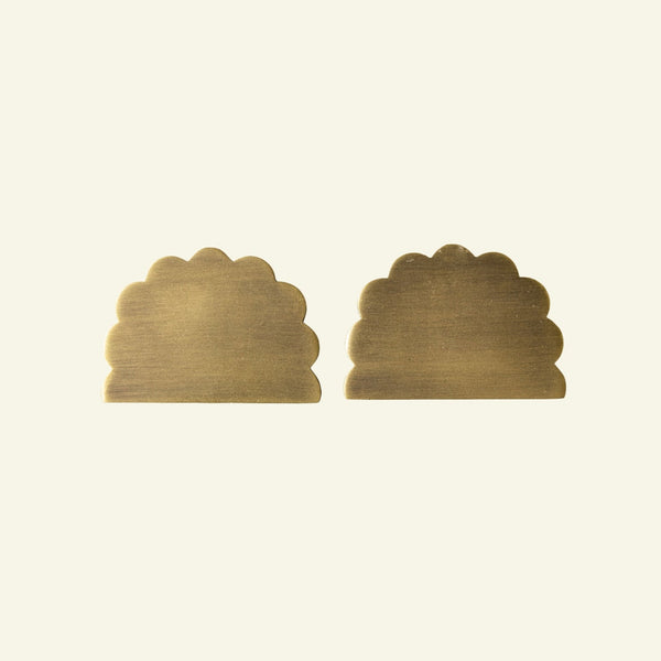 Scallop Knob, Antique Brass