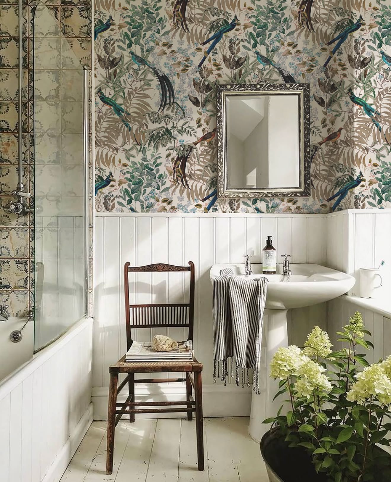 Resplendent Woods Wallpaper - Shaded White