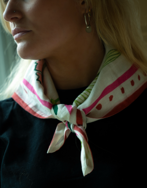 Carnation Scarf