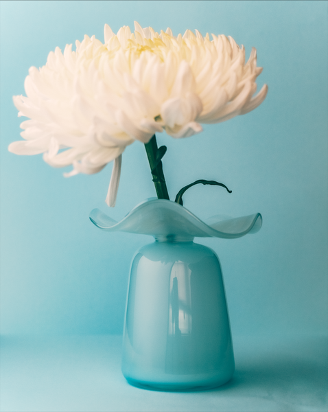 Marla Primrose Medium Handmade Glass Ruffle Bud Vase – Blue – detail close-up