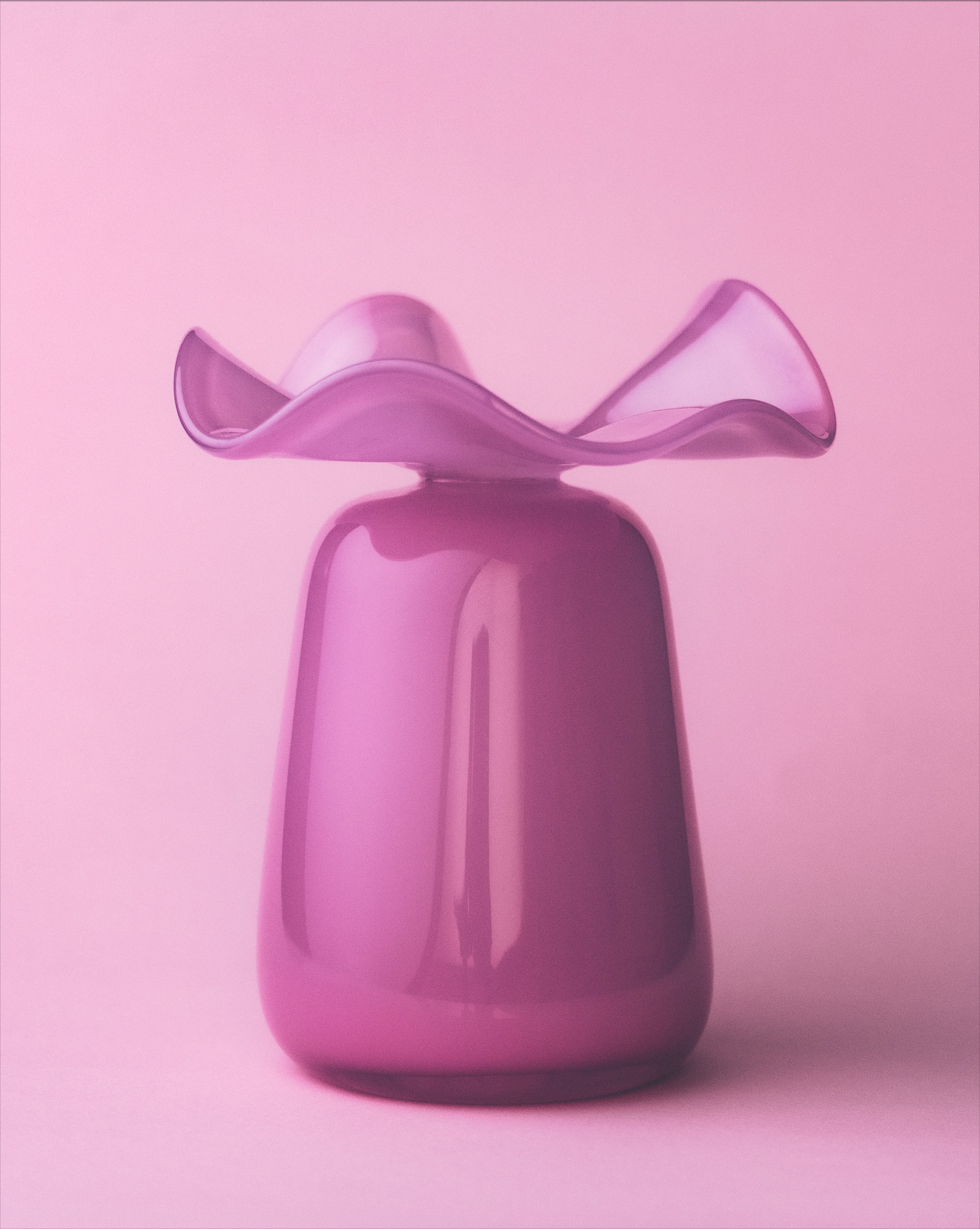 Marla Primrose Medium Handmade Glass Ruffle Bud Vase – Pink