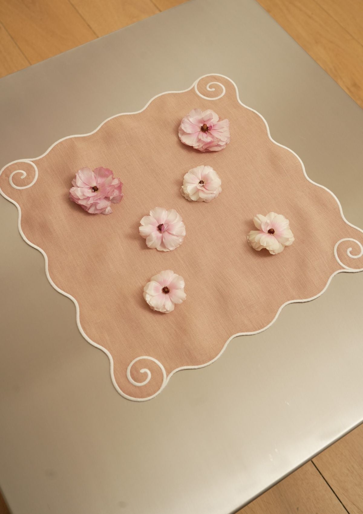 Volute Linen Napkin in Powder Pink & White