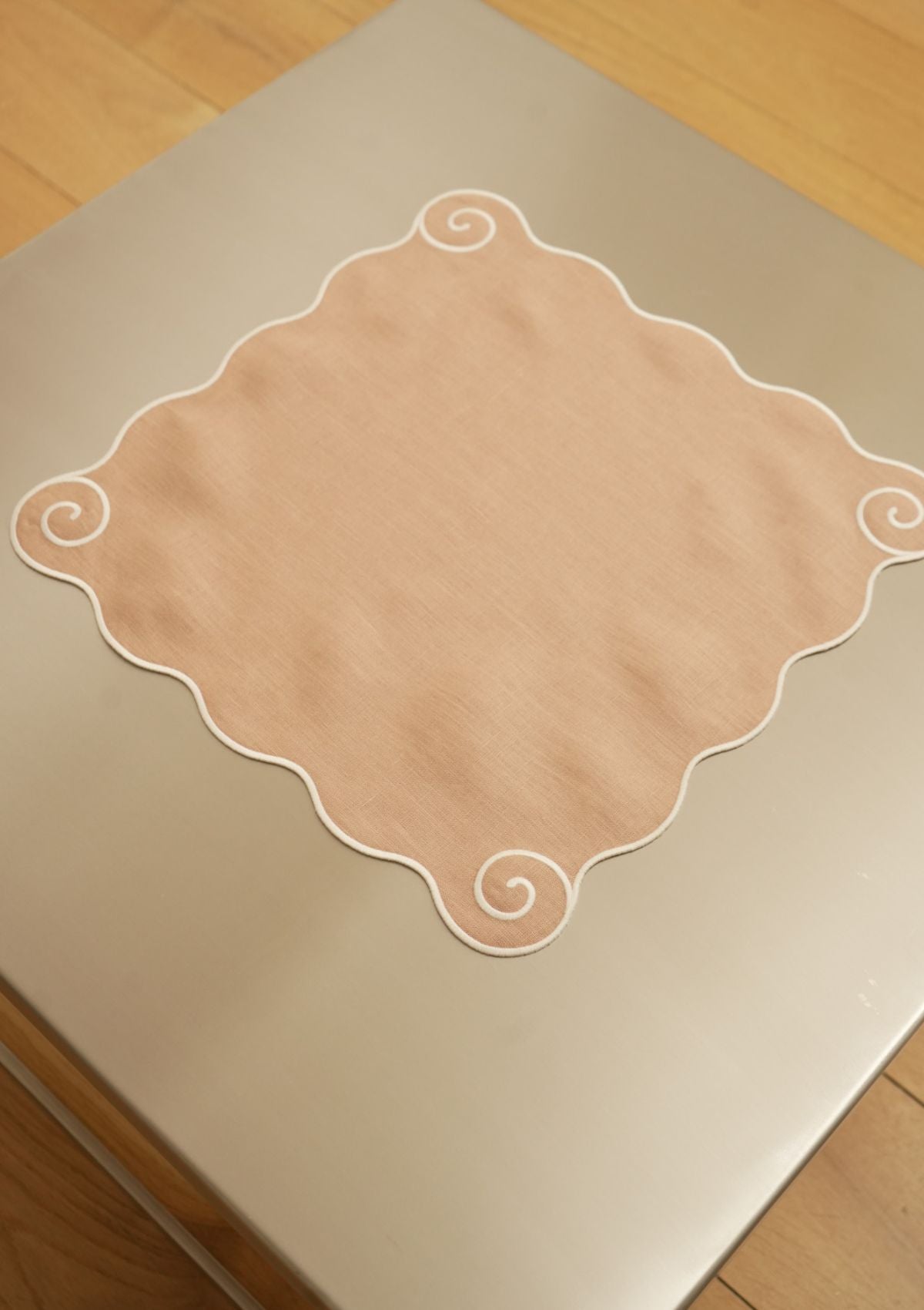 Volute Linen Napkin in Powder Pink & White