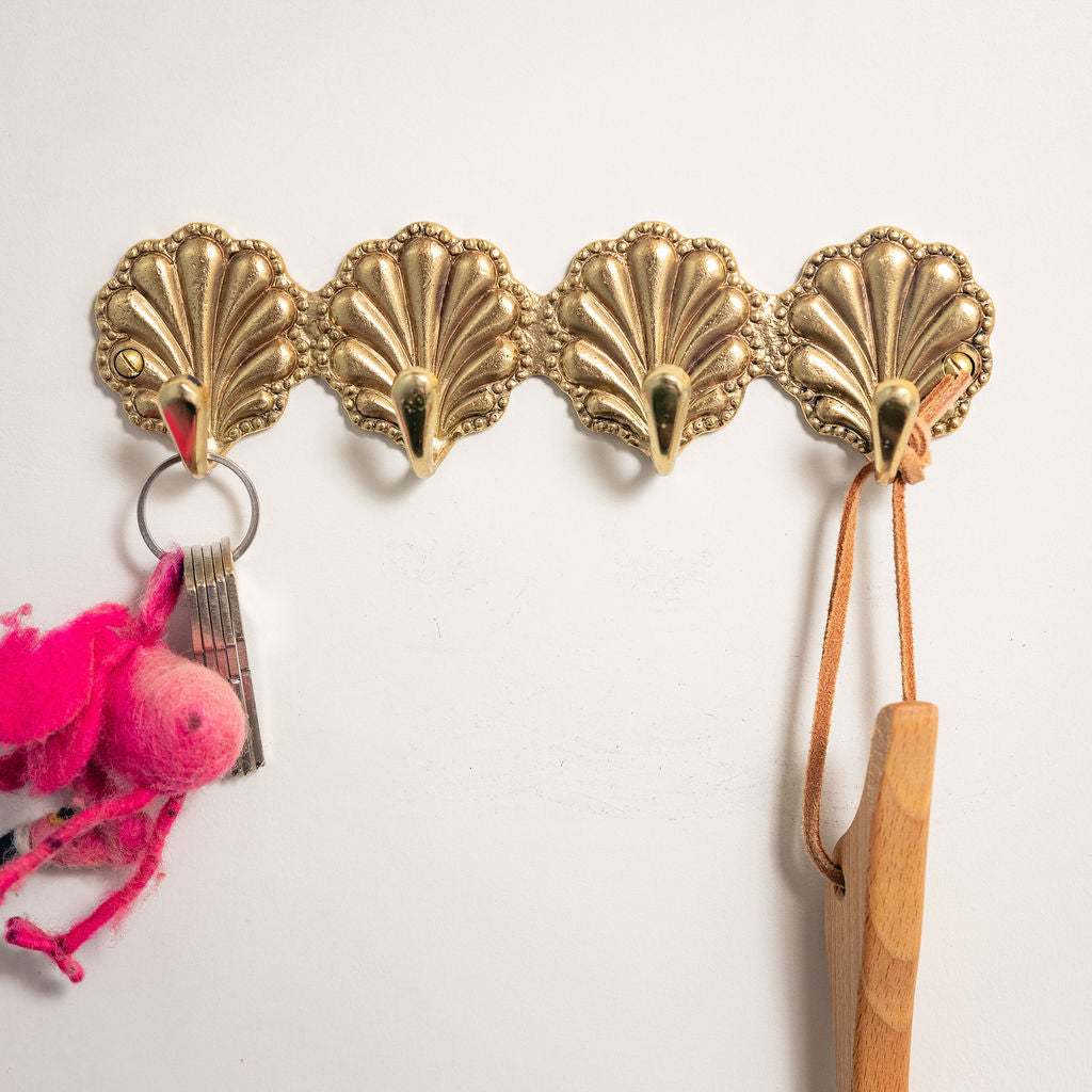 Shell hook rack lacquered brass