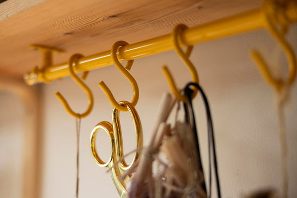 The 40cm Signal Yellow Hanging Rail