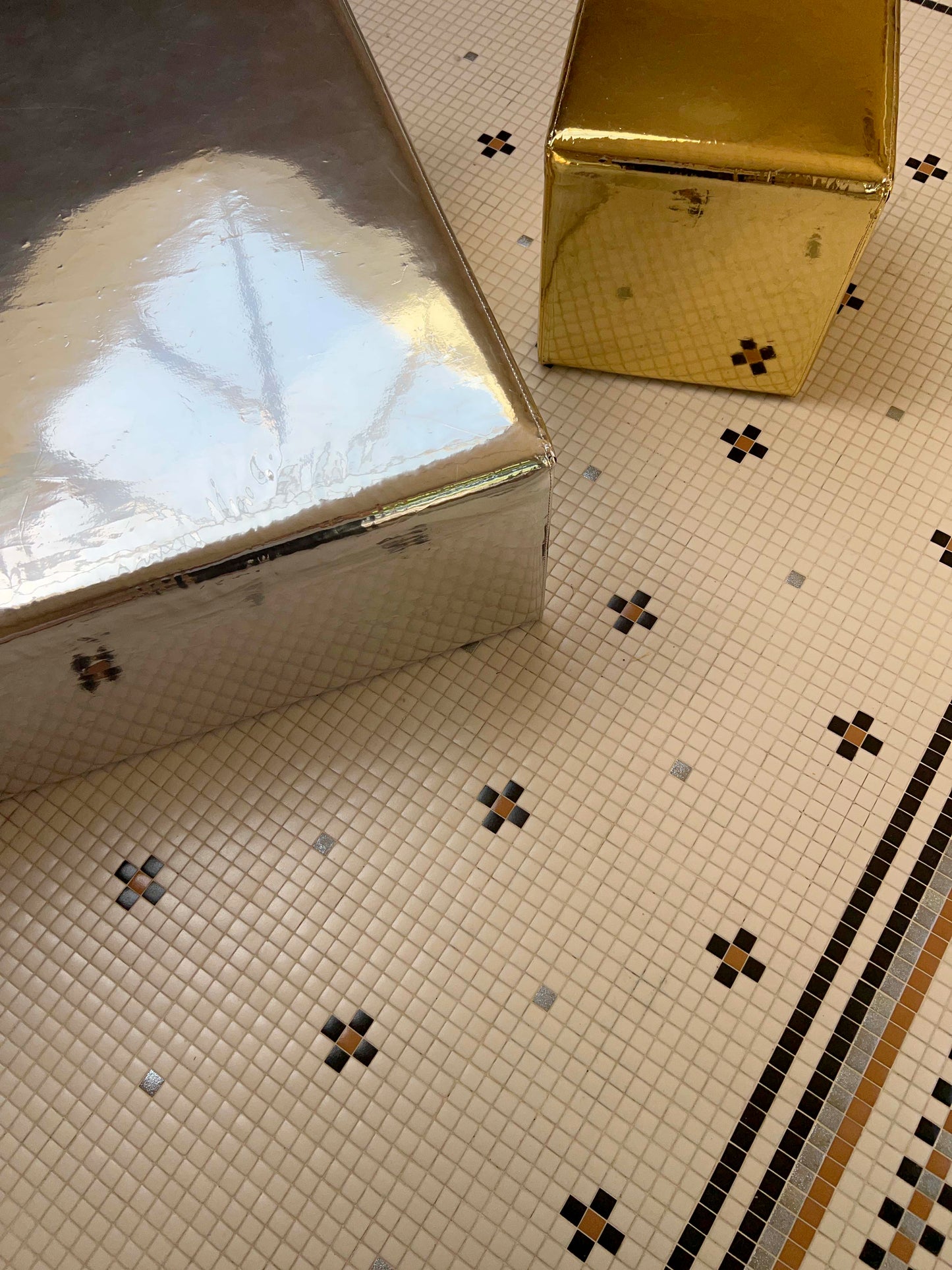 DISCO Ottoman, Chrome