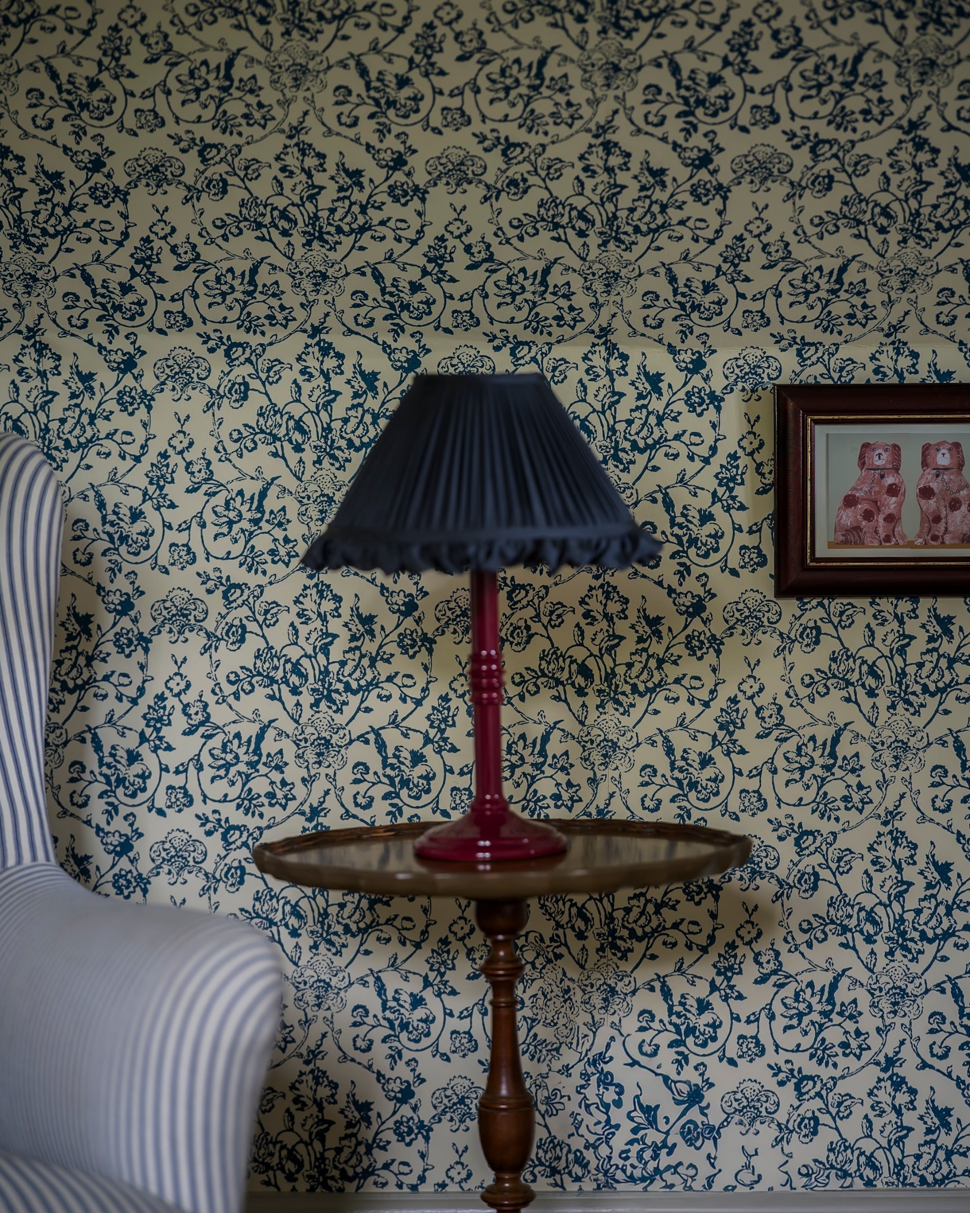 The Small Lacquered Lampstand in Damson