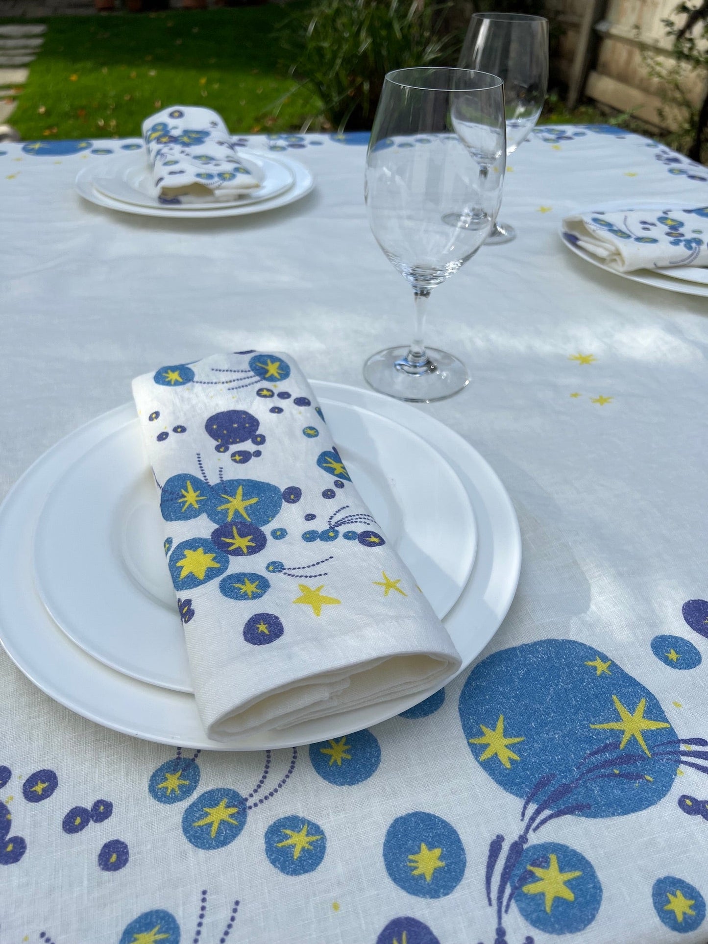 Solaris Napkins in White (Set of 4)