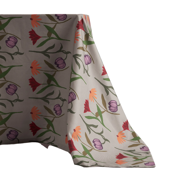 Tablecloth Picnic on the Meadow - Sophie Williamson Design