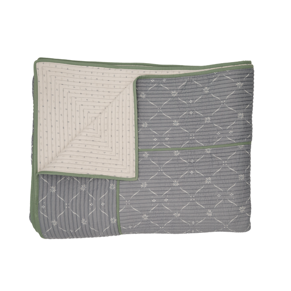 Edelweiss Trellis Quilt - Loden Blue