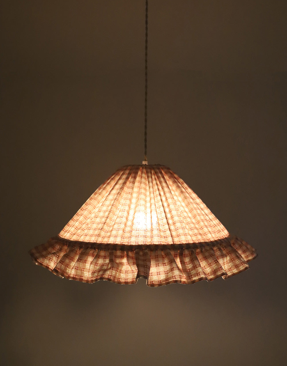 Conical Pendant Light With Ruffle Emilia “Petits Carreaux Rose”