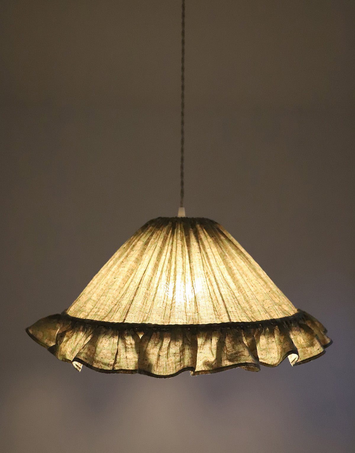 Conical Pendant Light With Ruffle Emilia “Petits Hérissons”