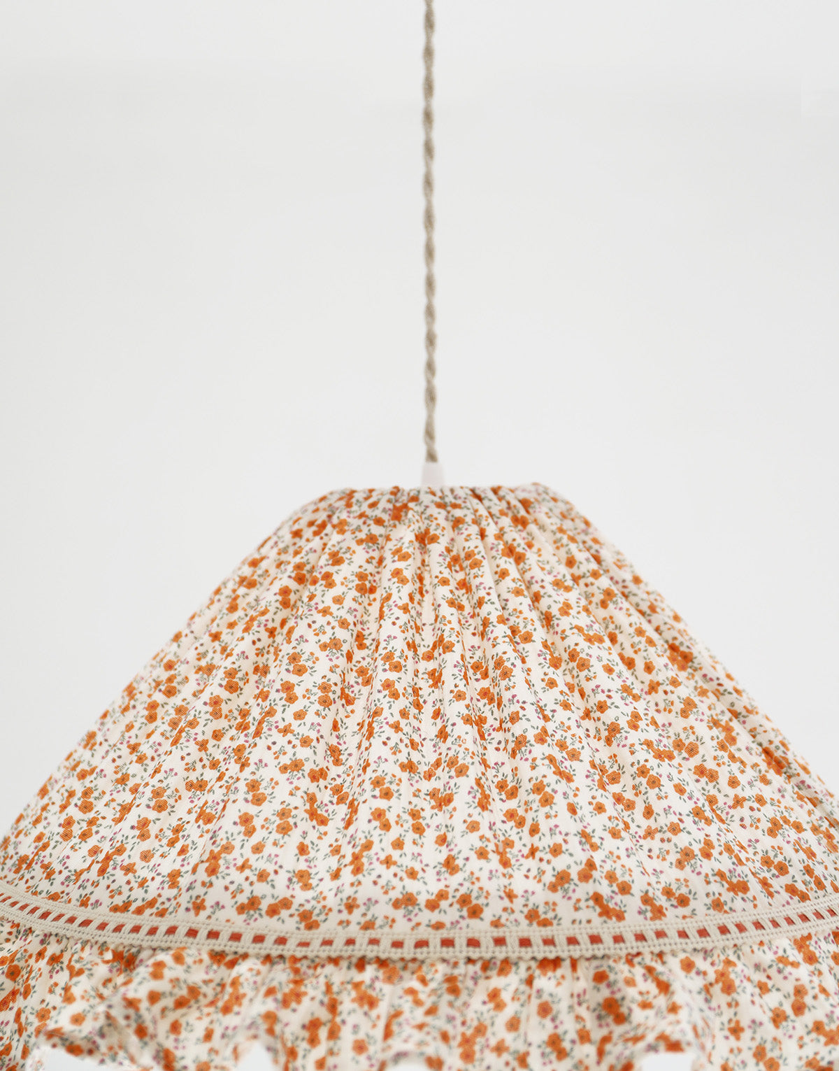 Conical Pendant Light With Ruffle Emilia “Fleurettes”