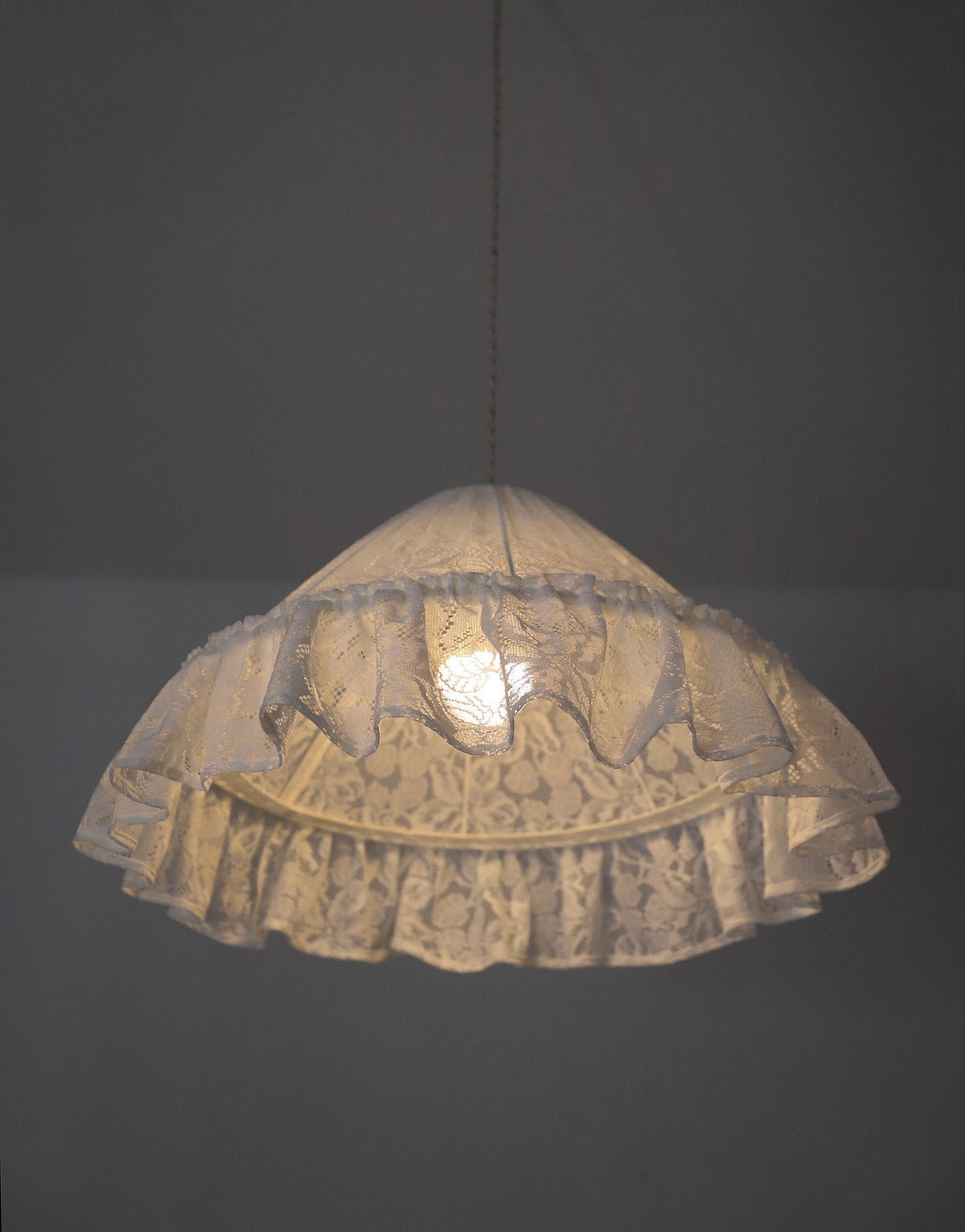 Marie Ernestine Pendant Light – Vintage-Style White Lace
