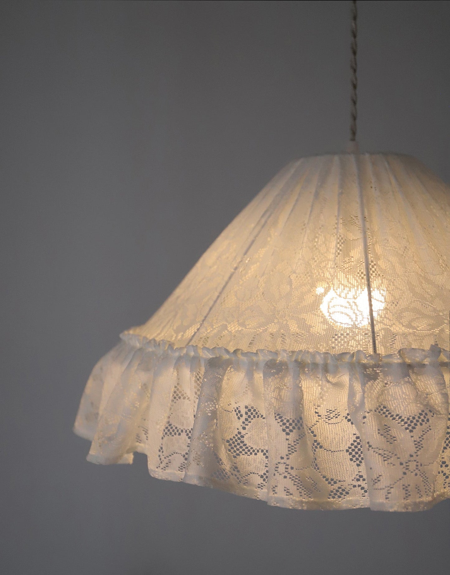 Marie Ernestine Pendant Light – Vintage-Style White Lace